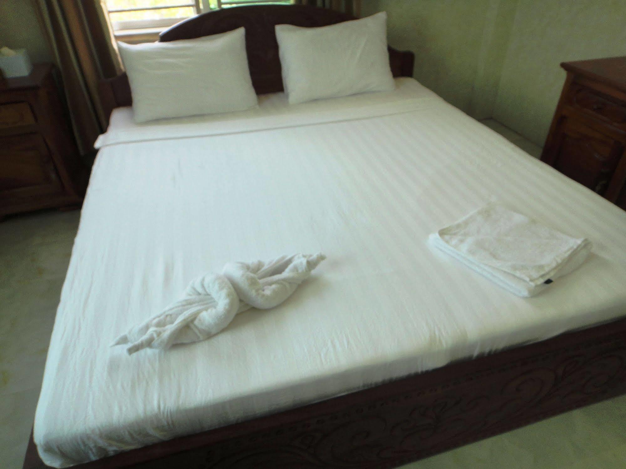 Borey Vatanac Guesthouse Kampot Bagian luar foto