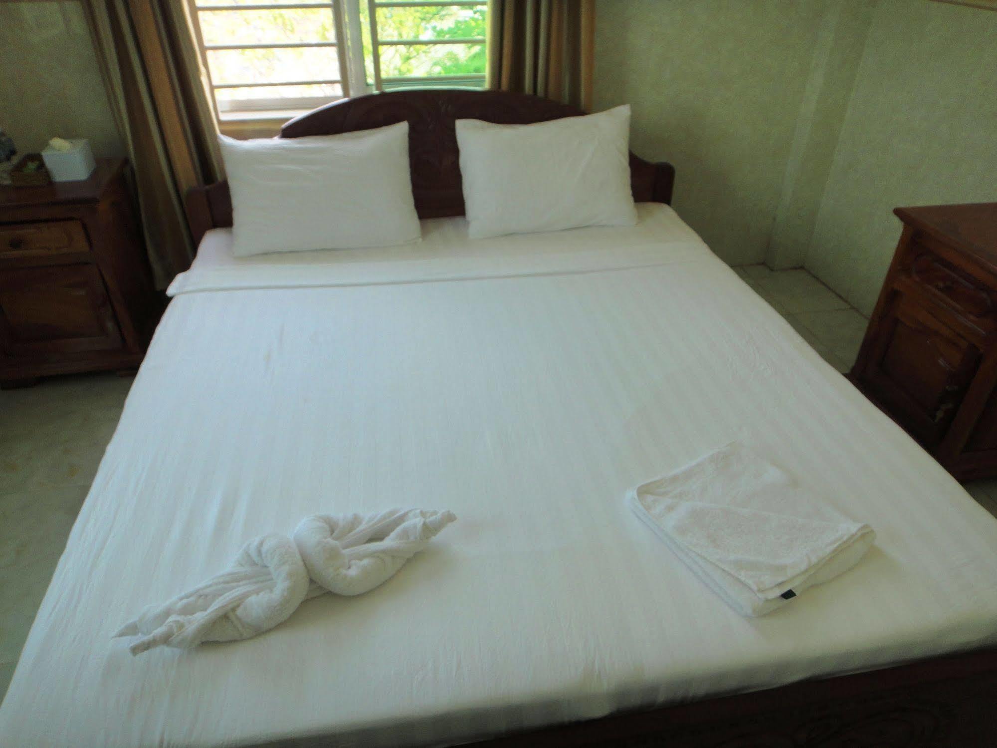 Borey Vatanac Guesthouse Kampot Bagian luar foto